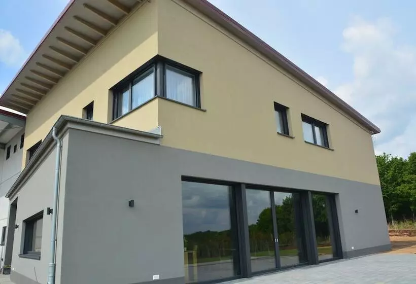 Hotelli Weingut Bugner Meizelhof