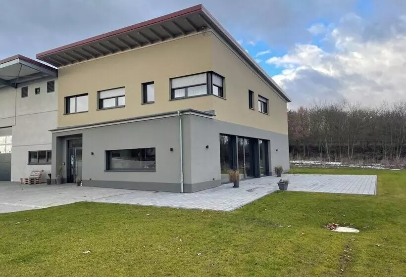 Hotelli Weingut Bugner Meizelhof