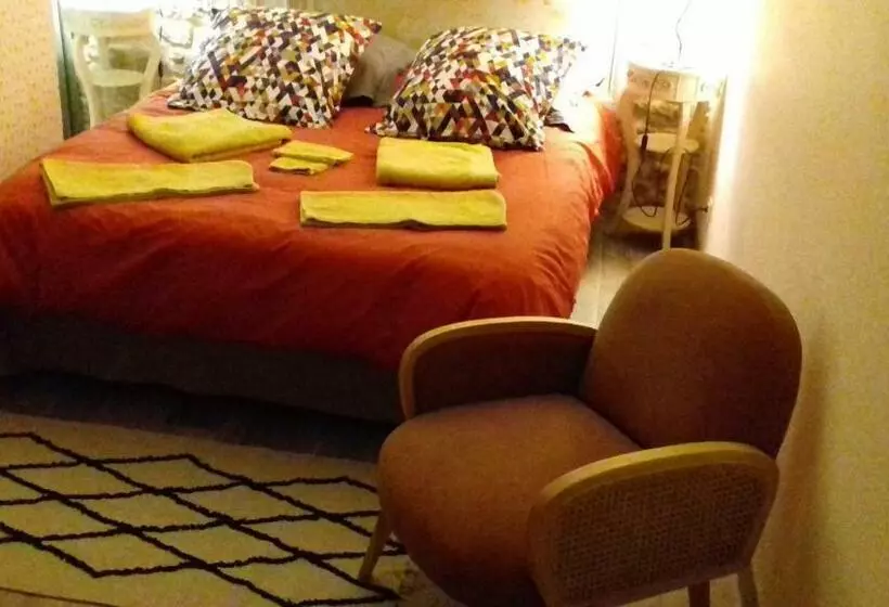 Majatalo Le Vitrail Chambre équipée Sans Service Repas