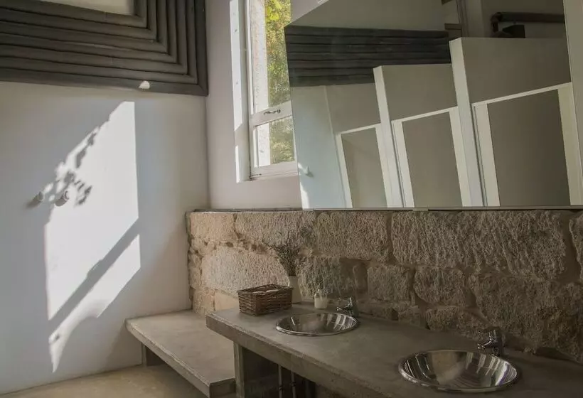 Albergue A Fábrica Da Luz   Hostel