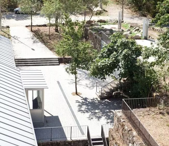 Albergue A Fábrica Da Luz   Hostel