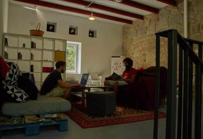 Albergue A Fábrica Da Luz   Hostel