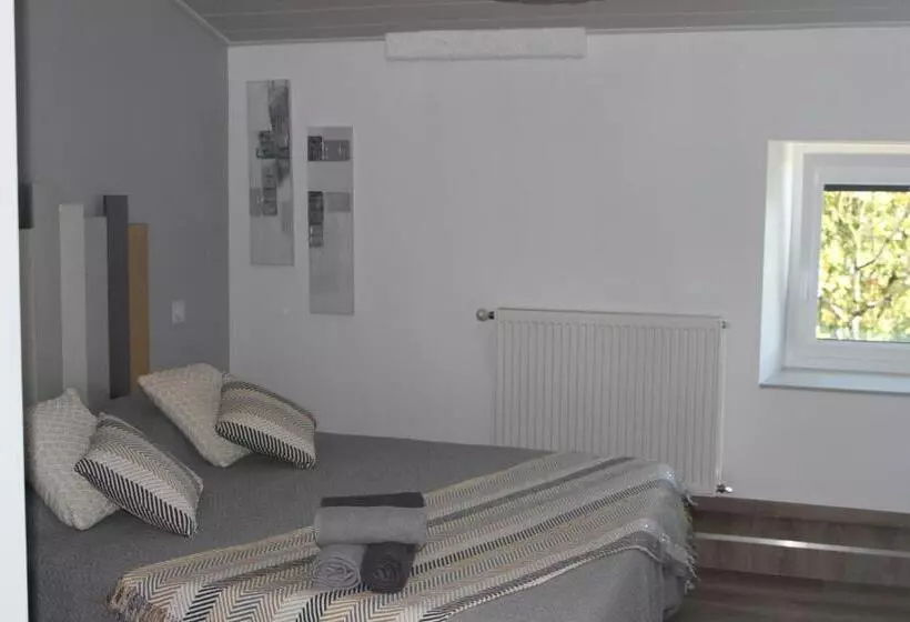 Aamiaismajoitus (B&B) Domaine De Calbiac