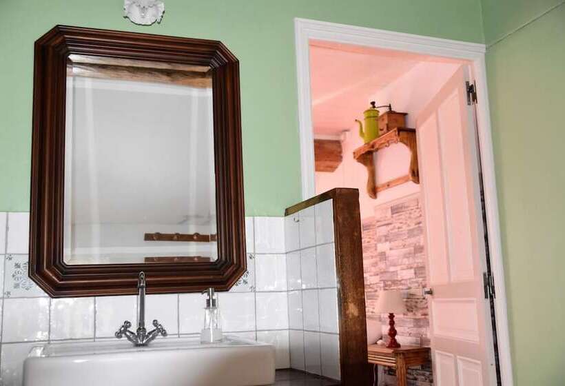 ベッドアンドブレックファースト L Embellie