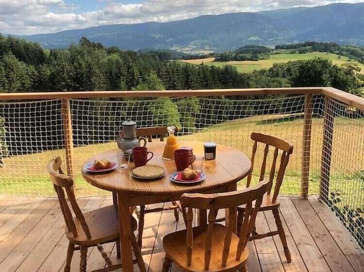 ベッドアンドブレックファースト L Embellie