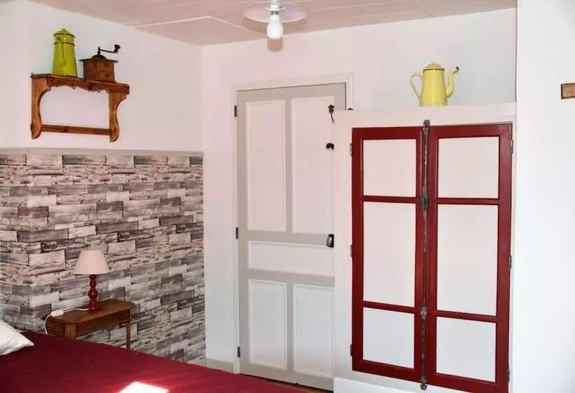 ベッドアンドブレックファースト L Embellie