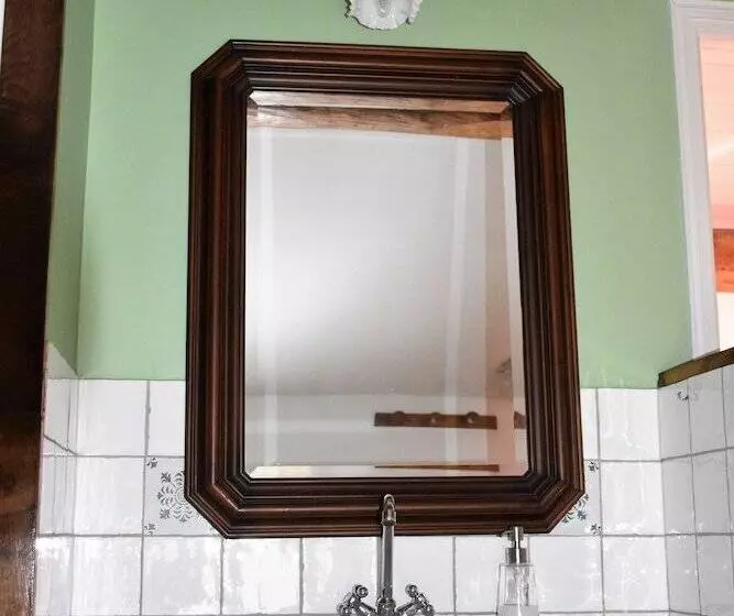 ベッドアンドブレックファースト L Embellie