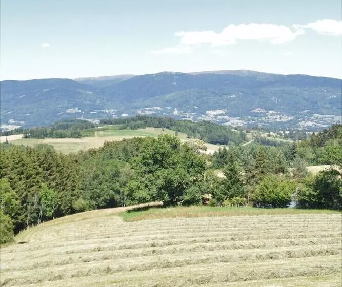 ベッドアンドブレックファースト L Embellie