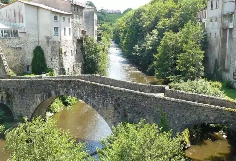 ベッドアンドブレックファースト L Embellie