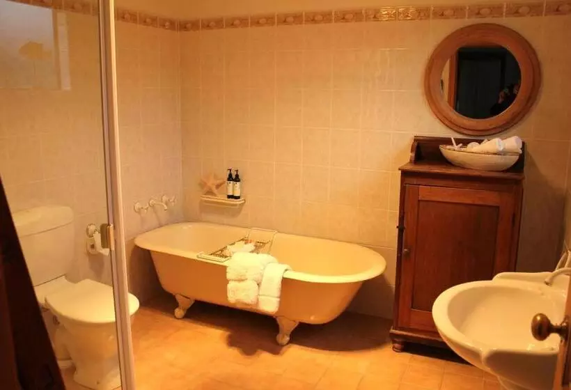 Boathouse  Birks River Retreat