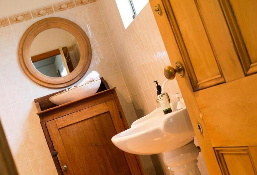 Boathouse Birks River Retreat