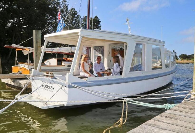 Boathouse Birks River Retreat