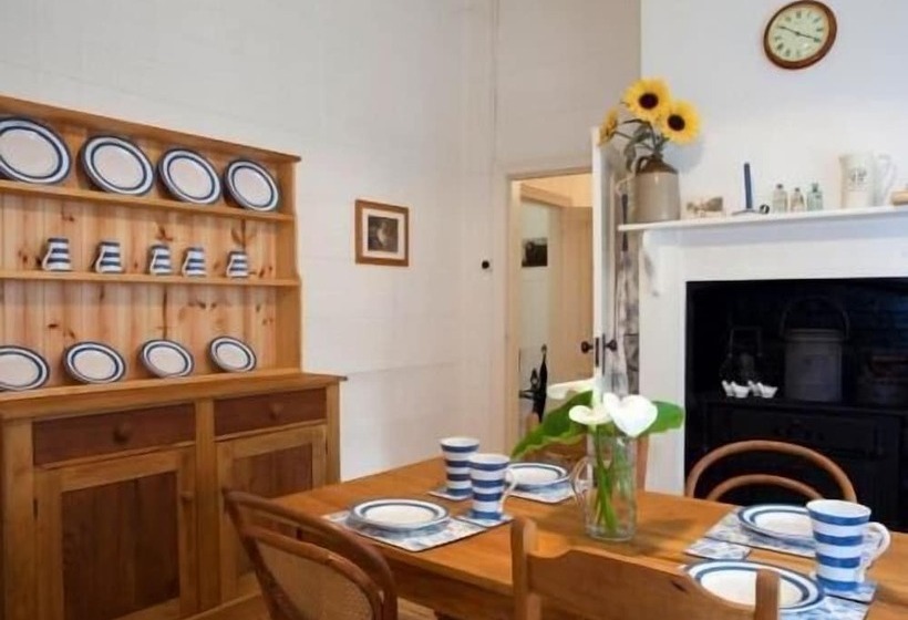 Brown's House Bed And Breakfast