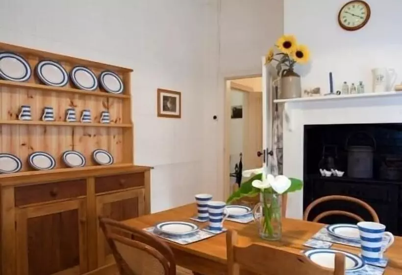 Brown's House Bed And Breakfast