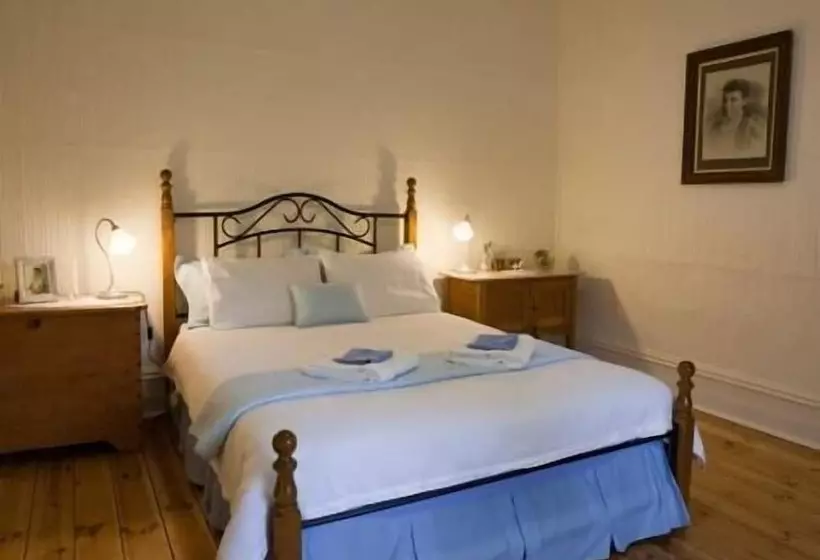 Brown's House Bed And Breakfast