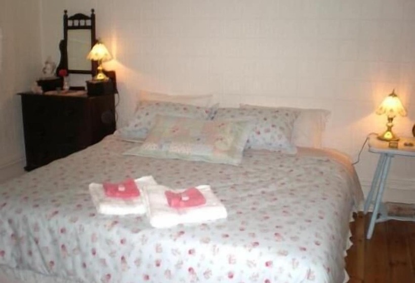 Brown's House Bed And Breakfast