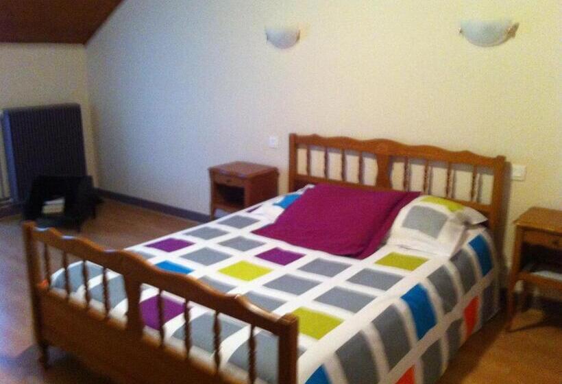 Hostel Auberge Saint Aubin