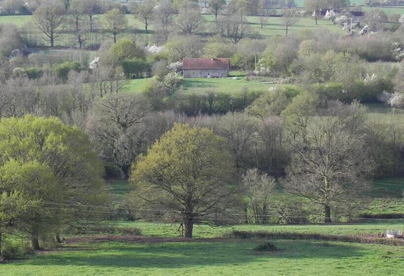 Hostel Auberge Saint Aubin