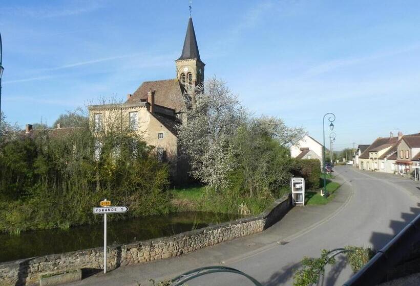 Hostel Auberge Saint Aubin