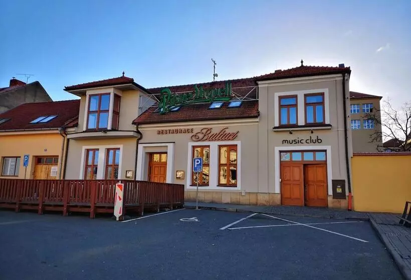 Hotelli Baltaci Stary Zamek