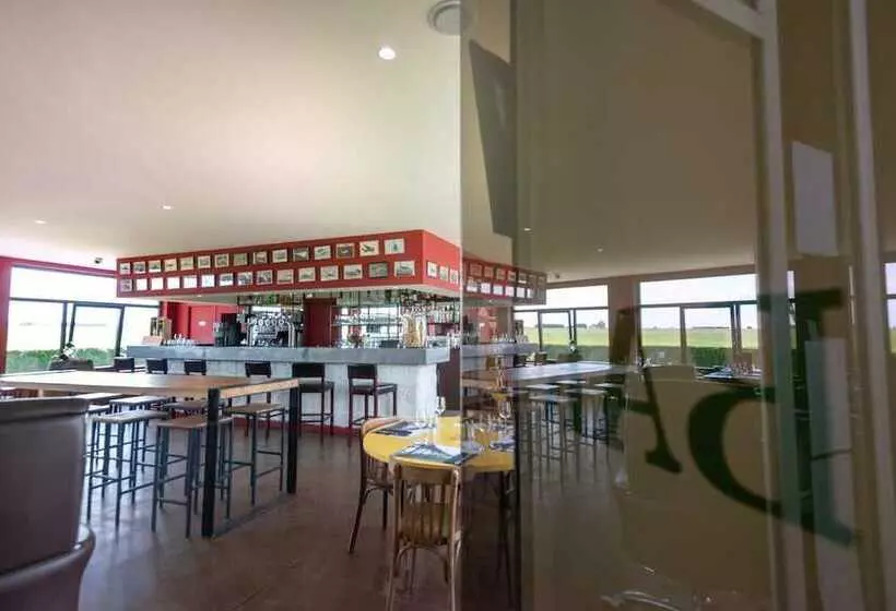 ホテル L'aérodrome De La Baie De Somme