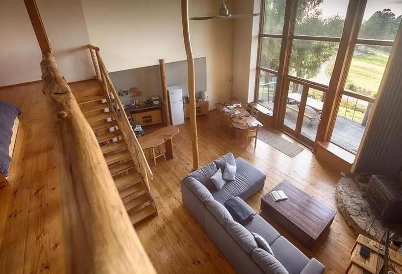 Hotel Peppermint Ridge Retreat