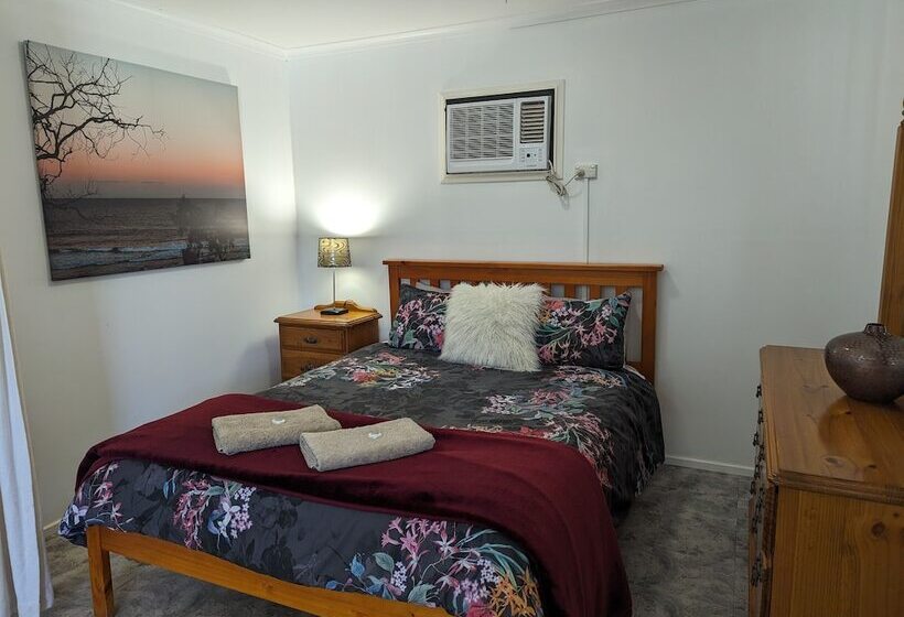 Kingscote Tourist Park And Family Units