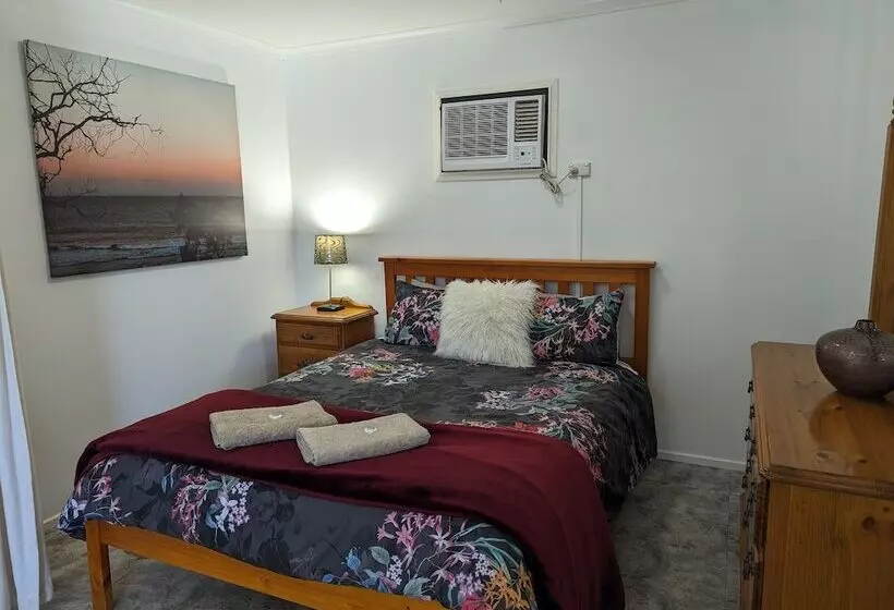 Kingscote Tourist Park And Family Units