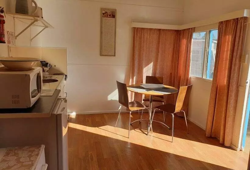 Kingscote Tourist Park And Family Units