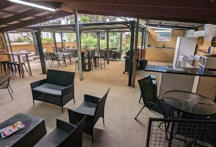 Kingscote Tourist Park And Family Units
