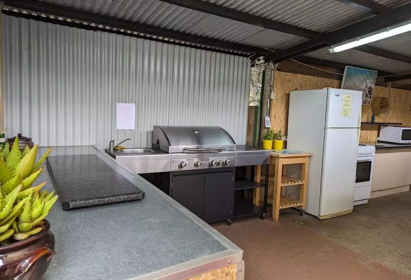 Kingscote Tourist Park And Family Units