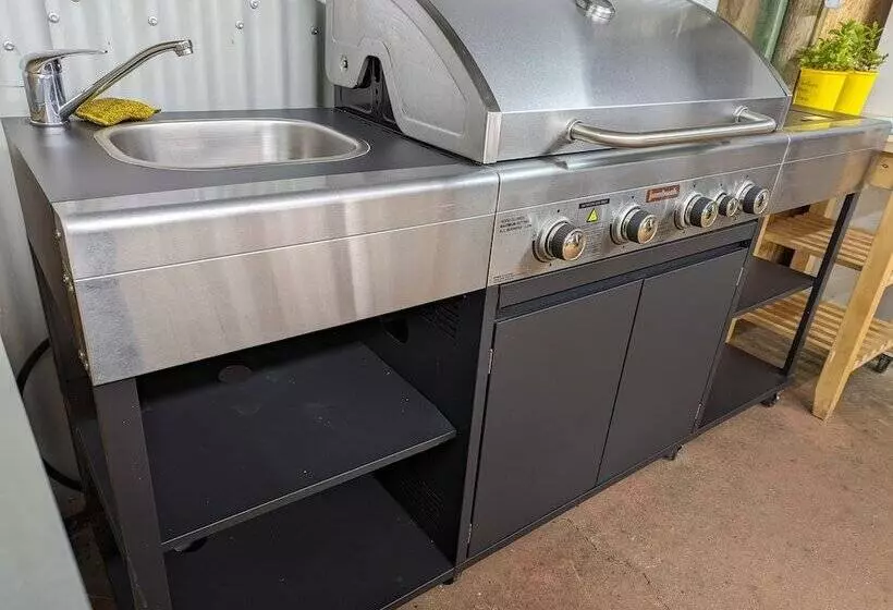 Kingscote Tourist Park And Family Units