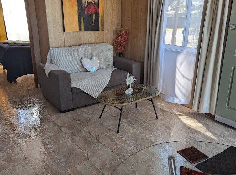 Kingscote Tourist Park And Family Units