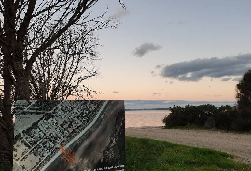 Kingscote Tourist Park And Family Units