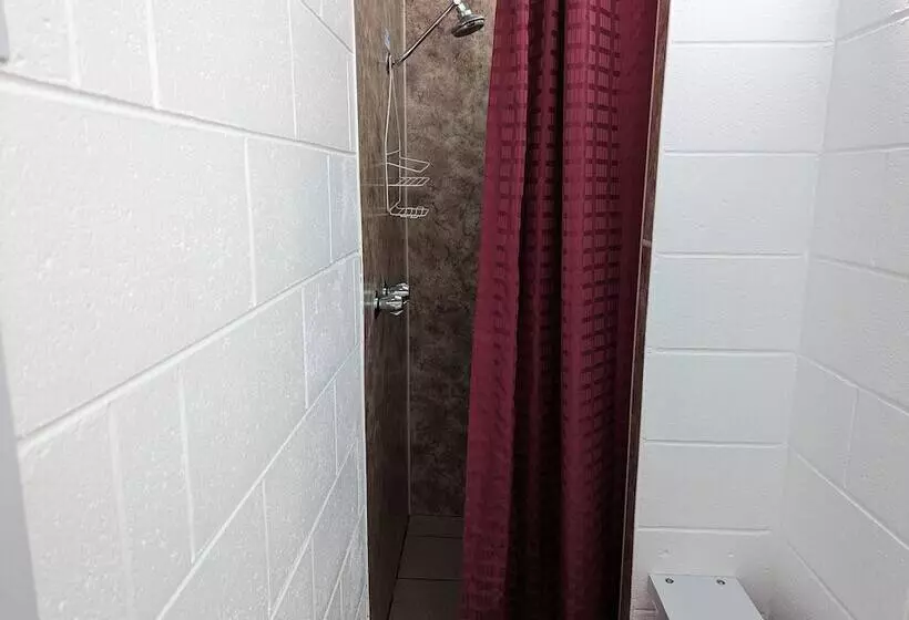 Kingscote Tourist Park And Family Units