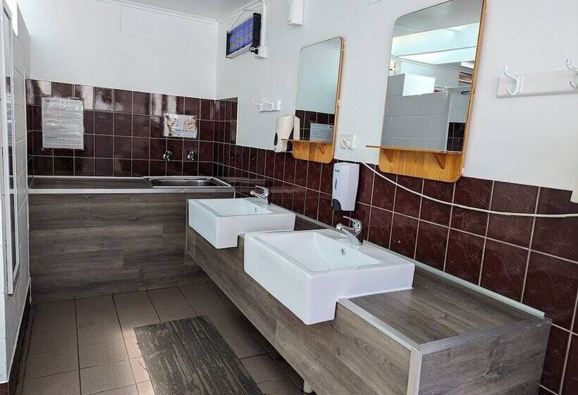 Kingscote Tourist Park And Family Units