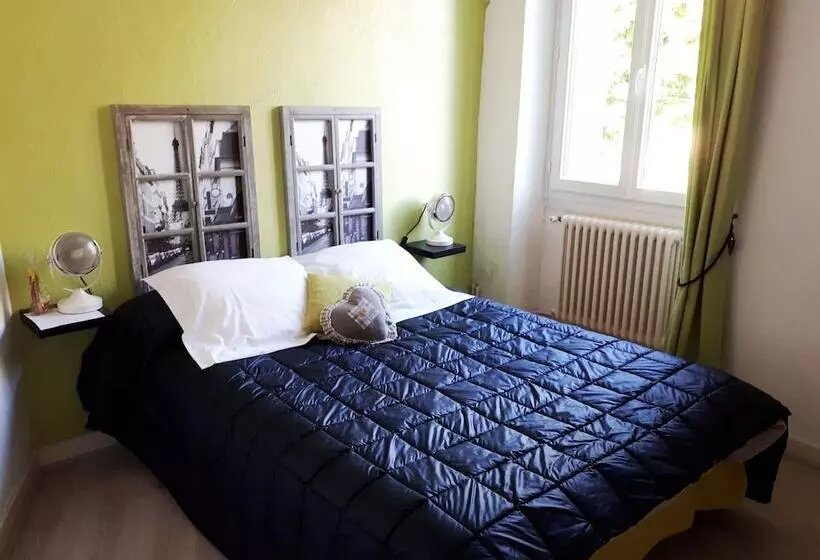 Majatalo Café De La Place