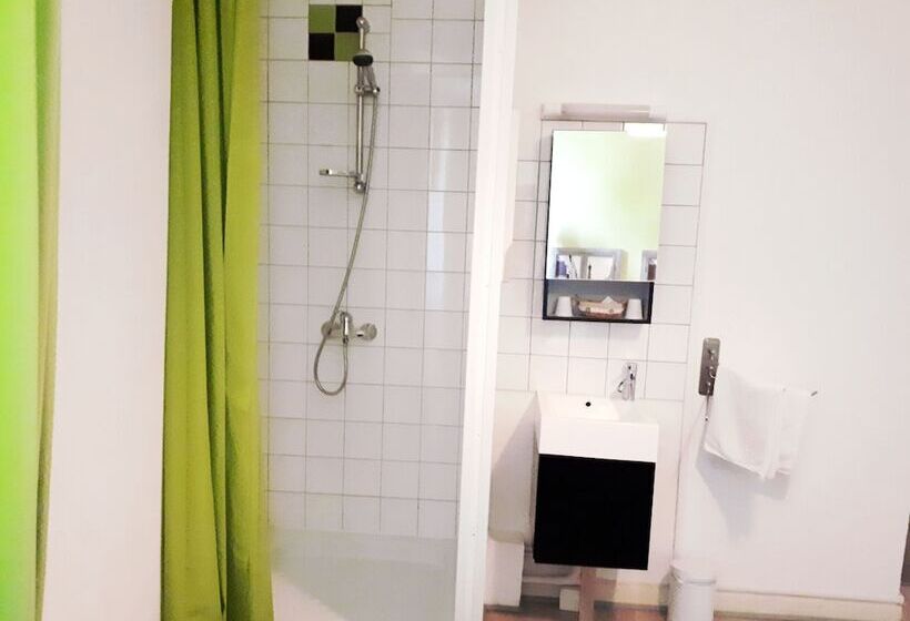 膳宿费 Café De La Place