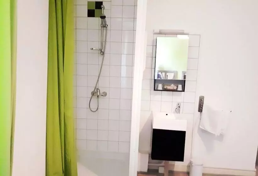 Majatalo Café De La Place