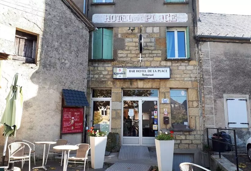 Majatalo Café De La Place