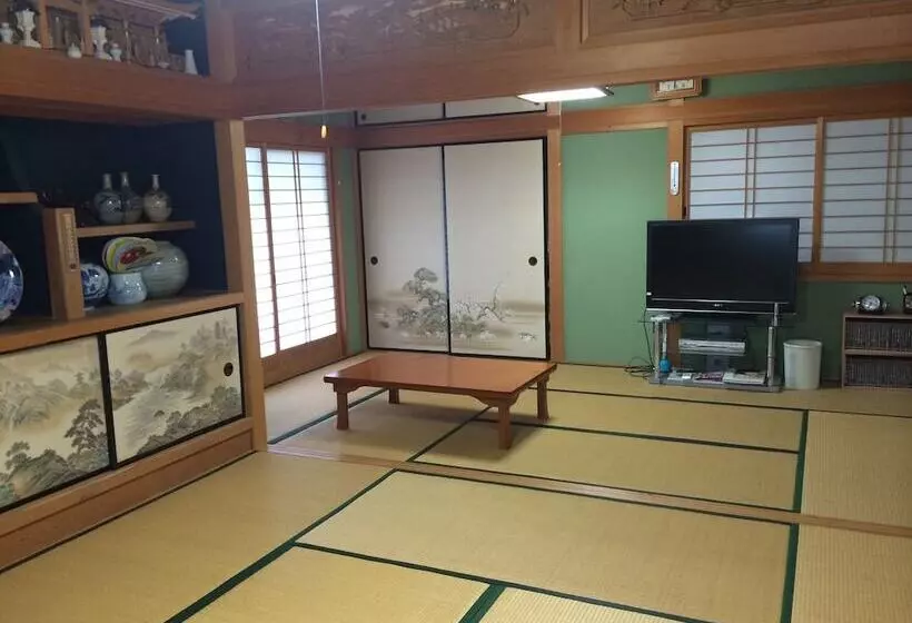 ペンション Happy Guest House