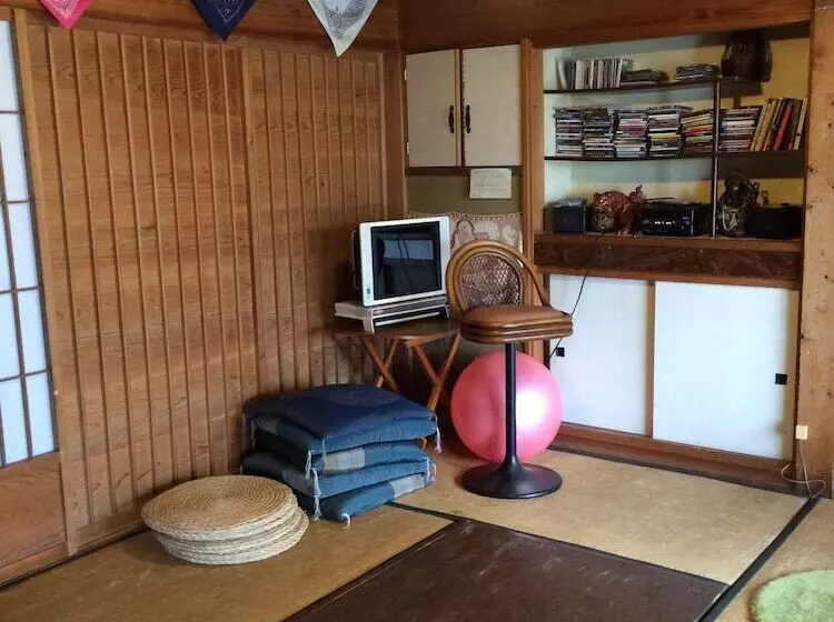 ペンション Happy Guest House