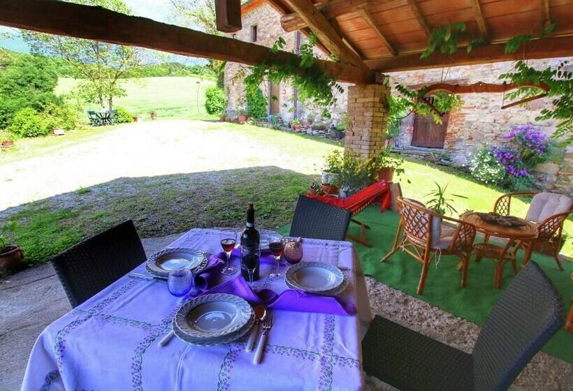 Rustic Farmhouse With Fishing Lake, Beautiful View, Peace, Quiet And Nature