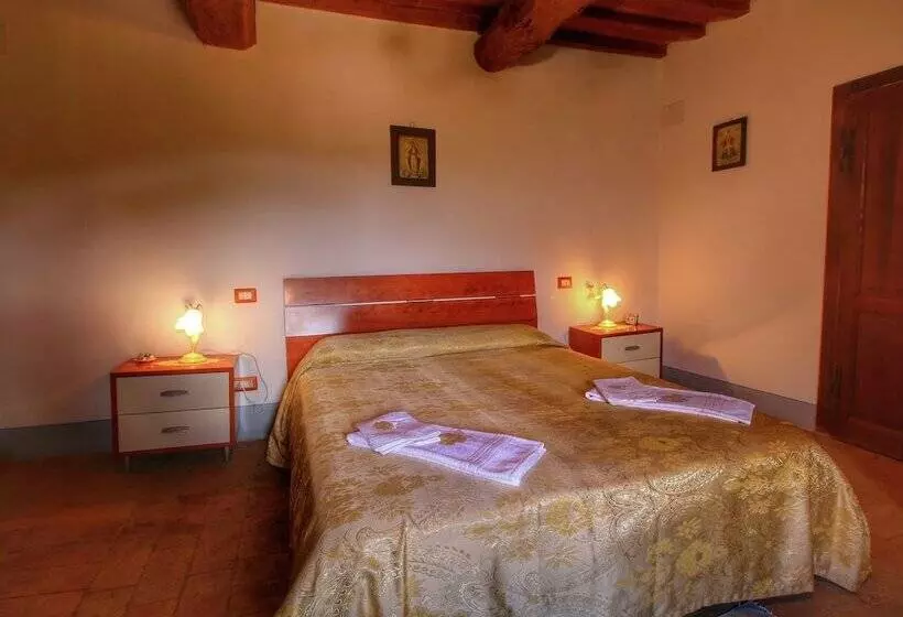 Rustic Farmhouse With Fishing Lake, Beautiful View, Peace, Quiet And Nature