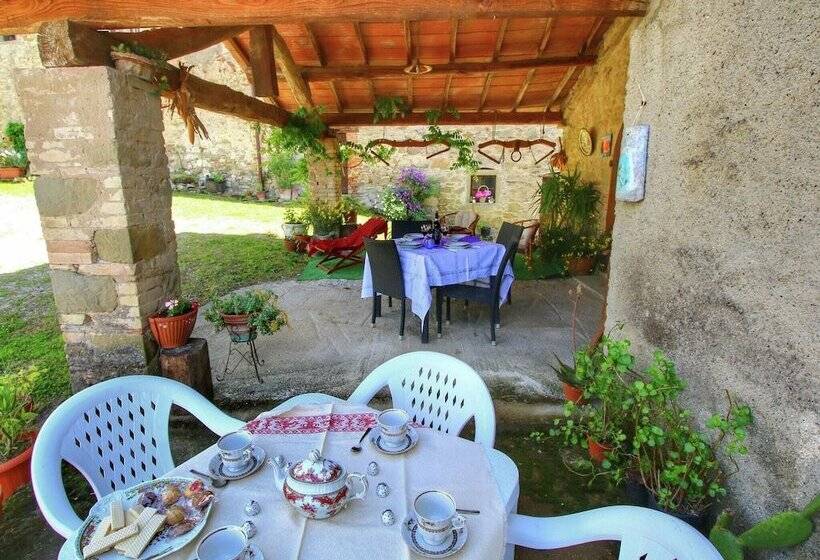 Rustic Farmhouse With Fishing Lake, Beautiful View, Peace, Quiet And Nature