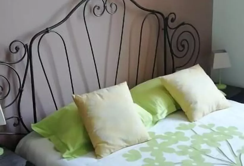 Aamiaismajoitus (B&B) A La Maison D'hôtes