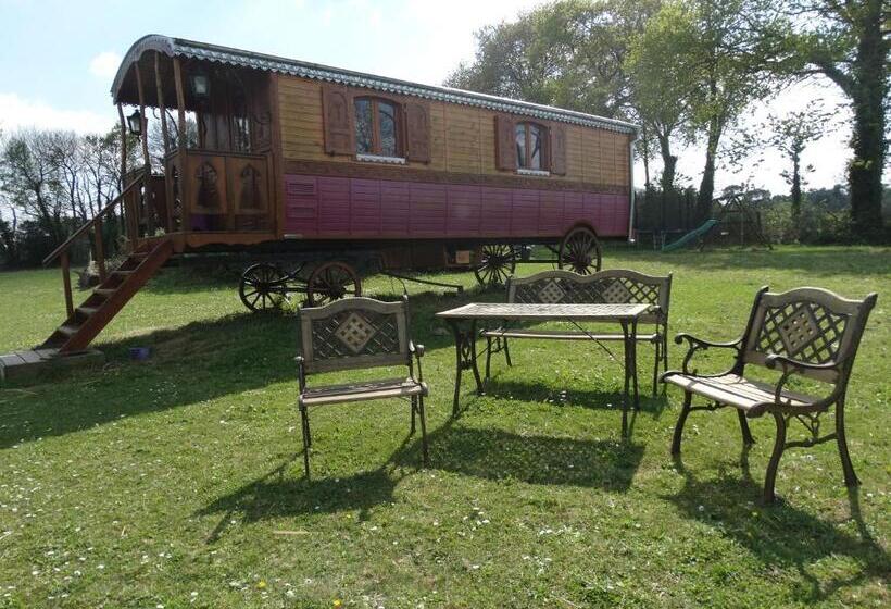 Bed and Breakfast Une Roulotte Et Des Chevaux