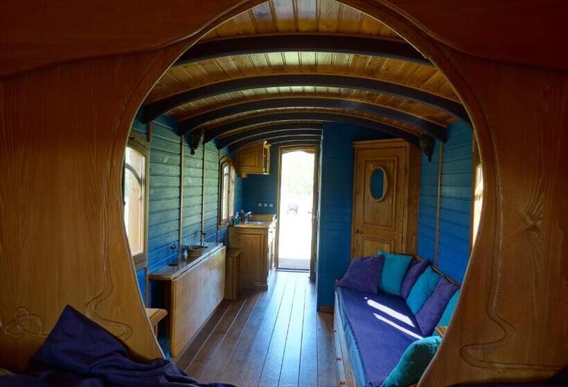 Bed and Breakfast Une Roulotte Et Des Chevaux