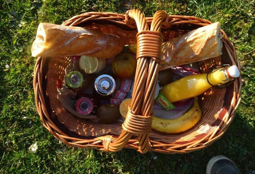 Bed and Breakfast Une Roulotte Et Des Chevaux