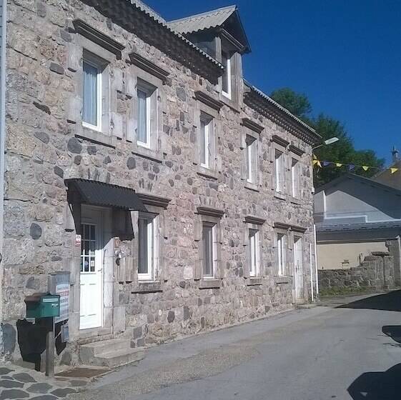 مبيت وإفطار L'arbrassous